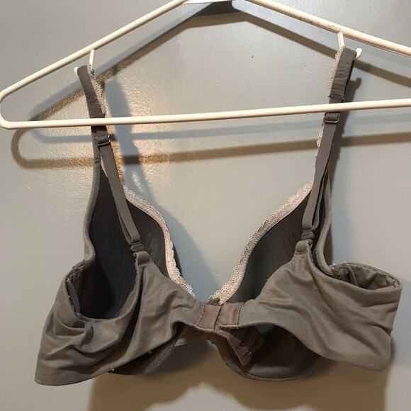 Victoria's Secret, Body by Victoria Lined Perfect Coverage Bra 36 B Gray Lace - Picture 3 of 5